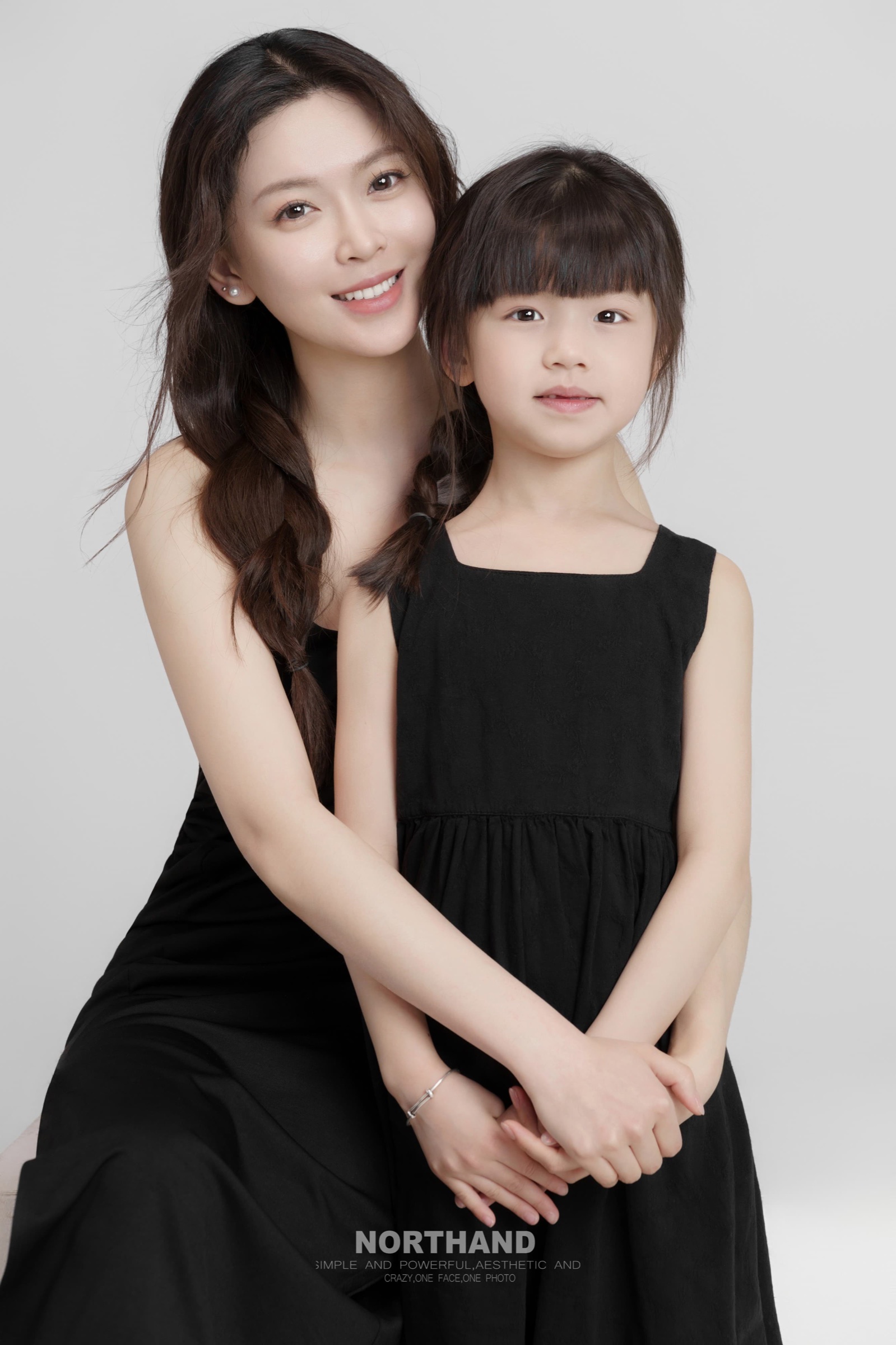 母女双人肖像